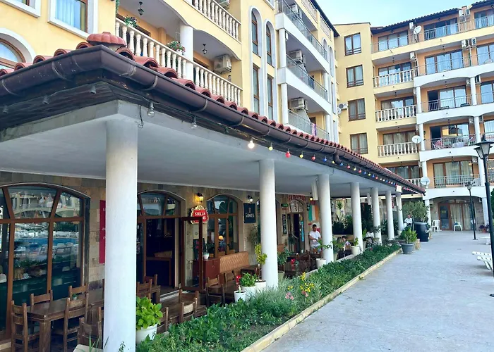 Royal Dreams Apartments, Sunny アパート サニービーチ