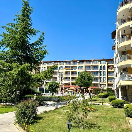 Royal Dreams Apartments, Sunny شقة